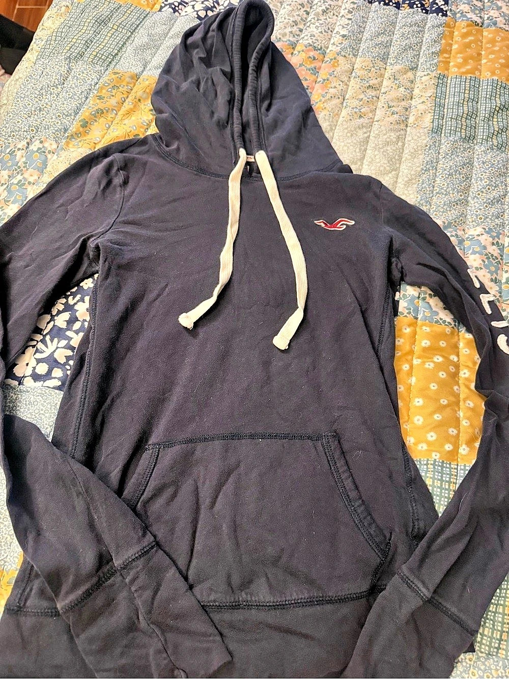 Y2K Hollister Black Hoodie Size Medium